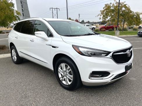 Used 2020 Buick Enclave Essence image 3
