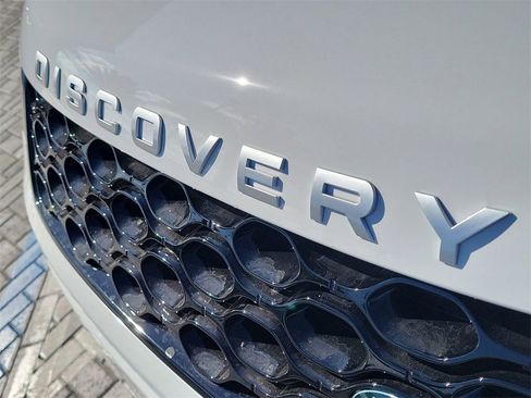 New 2025 Land Rover Discovery Sport S image 9