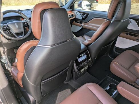 Certified 2024 Lincoln Aviator Reserve w/ Equipment Group 201A image 26