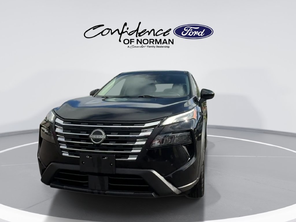 Used 2024 Nissan Rogue SV FWD image 4