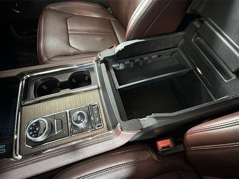 Used 2024 Ford Expedition Limited image 26
