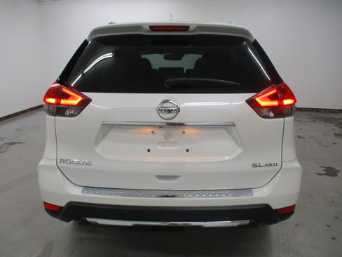 Used 2017 Nissan Rogue SL w/ SL Premium Package AWD/4WD image 6