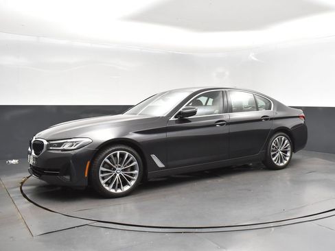 Used 2022 BMW 540i w/ Premium Package RWD image 3