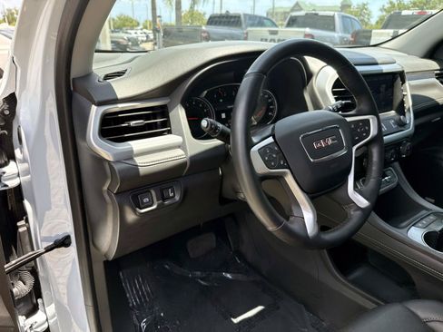 Used 2023 GMC Acadia SLT w/ Preferred Package FWD image 20