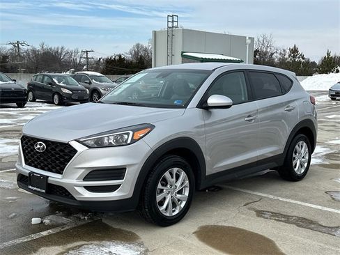 Used 2021 Hyundai Tucson SE image 2