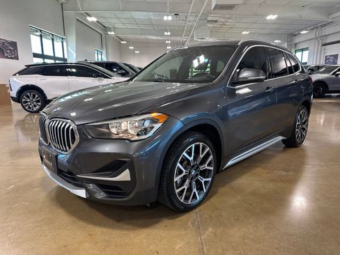 Used 2022 BMW X1 sDrive28i w/ Convenience Package FWD image 3