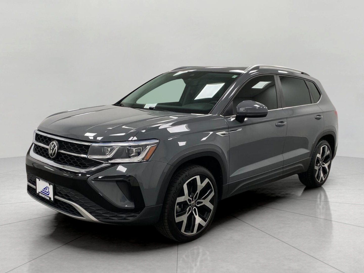 Used 2022 Volkswagen Taos SEL w/ Panoramic Sunroof Package AWD/4WD image 9