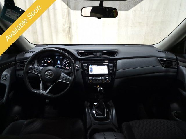 Used 2017 Nissan Rogue SV AWD/4WD image 10