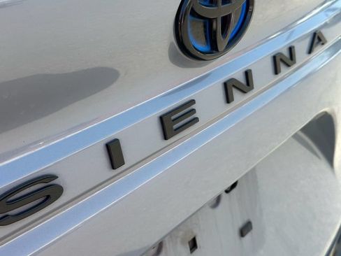 Used 2024 Toyota Sienna XSE w/ XSE Premium Package AWD/4WD image 11