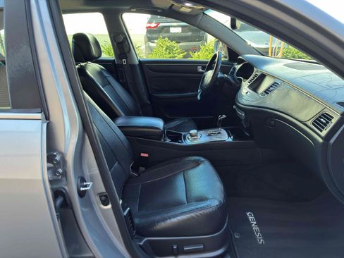 Used 2012 Hyundai Genesis 5.0 RWD image 39