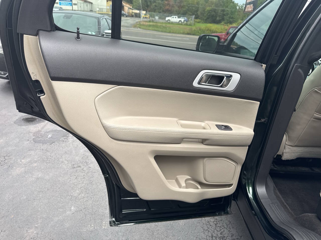 Used 2013 Ford Explorer XLT AWD/4WD image 17