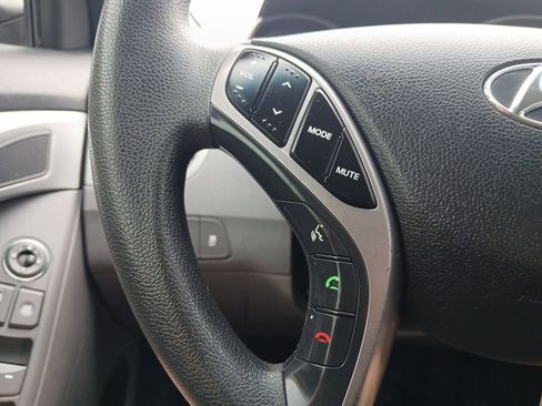 Used 2013 Hyundai Elantra GLS w/ Preferred Pkg FWD image 16