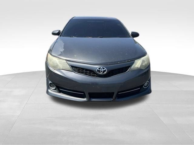 Used 2014 Toyota Camry SE w/ Fleet Convenience Package FWD image 2