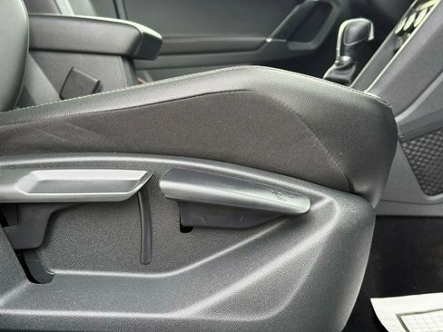 Used 2018 Volkswagen Tiguan SE w/ Panoramic Sunroof Package image 52