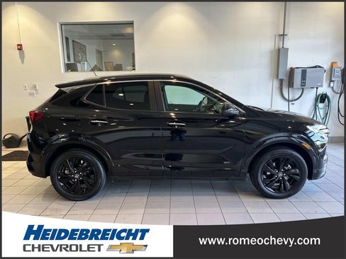 Used 2025 Buick Encore GX Sport Touring FWD image 2