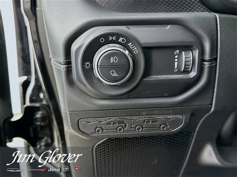 Used 2024 Jeep Gladiator Rubicon w/ Technology Group image 26