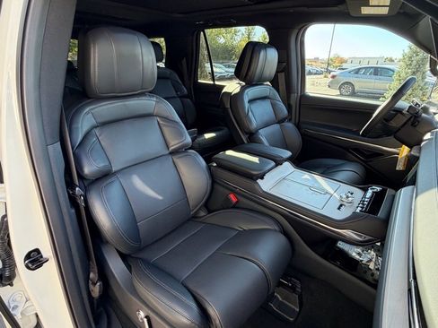 New 2025 Lincoln Navigator L Reserve w/ Jet Appearance Package image 12