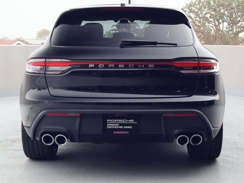 Certified 2025 Porsche Macan image 10