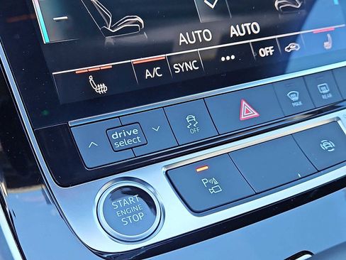 Used 2025 Audi Q7 2.0T Premium w/ Convenience Package image 19