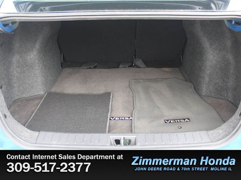 Used 2024 Nissan Versa SV FWD image 6