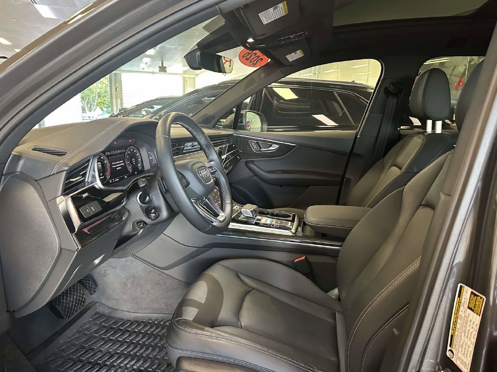 Used 2026 Audi Q7 2.0T Premium w/ Convenience Plus Package AWD/4WD image 17