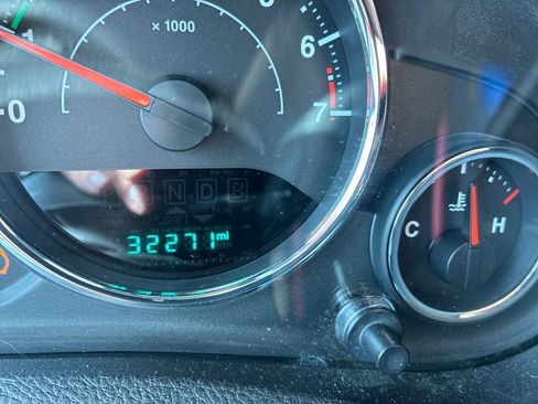 Used 2015 Jeep Wrangler Sport w/ Quick Order Package 23S AWD/4WD image 8