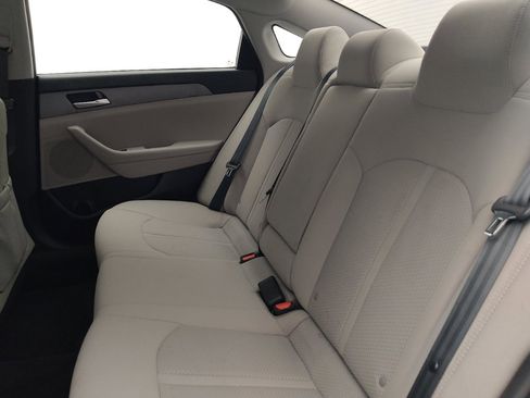 Used 2019 Hyundai Sonata SE FWD image 18