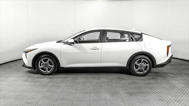 Used 2025 Kia K4 FWD image 3