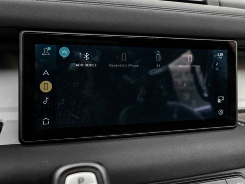 Used 2023 Land Rover Defender 110 SE image 31