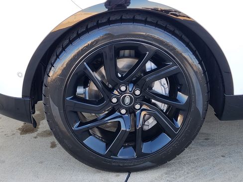 Certified 2023 Land Rover Discovery S R-Dynamic image 11