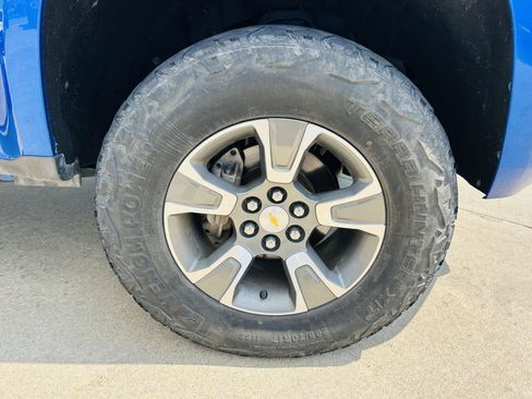 Used 2020 Chevrolet Colorado Z71 AWD/4WD image 37