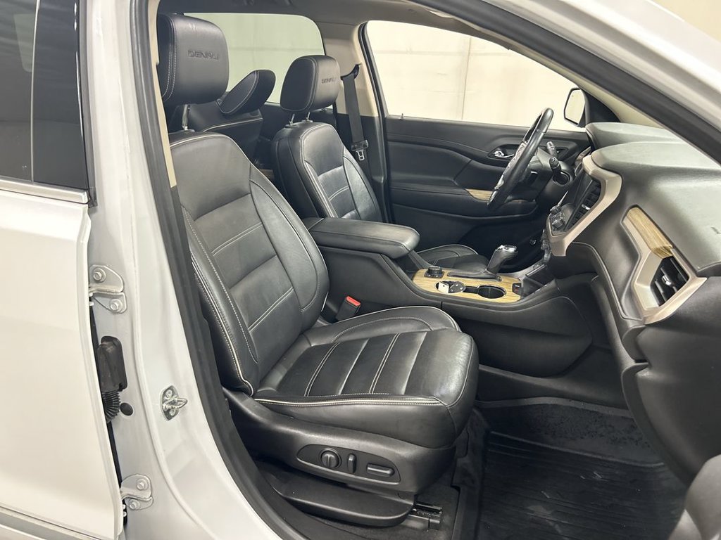Used 2019 GMC Acadia Denali w/ Technology Package AWD/4WD image 24