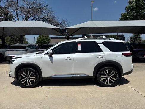 Certified 2025 Nissan Pathfinder Platinum w/ Cargo Package FWD image 4