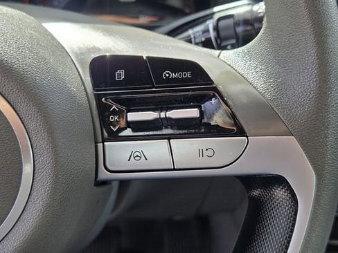 Used 2021 Hyundai Elantra SEL image 25