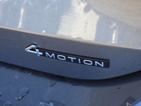 New 2026 Volkswagen Tiguan SE image 13