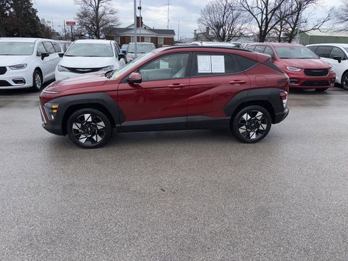 Used 2025 Hyundai Kona SEL image 2