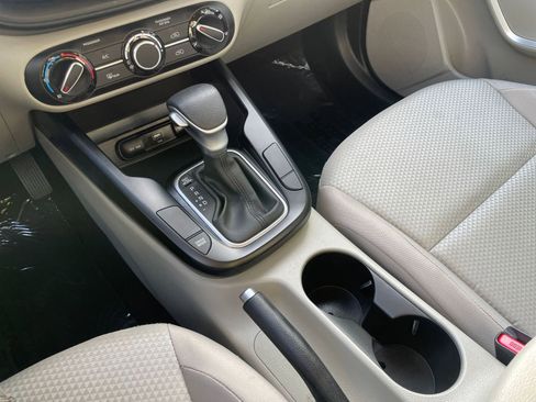 Used 2025 Kia Soul LX w/ LX Technology Package image 46