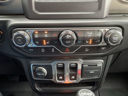 Used 2020 Jeep Wrangler Sport AWD/4WD image 20