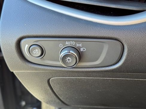 Used 2022 Chevrolet Malibu LS image 22