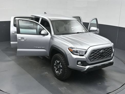 Used 2022 Toyota Tacoma TRD Off-Road AWD/4WD image 55