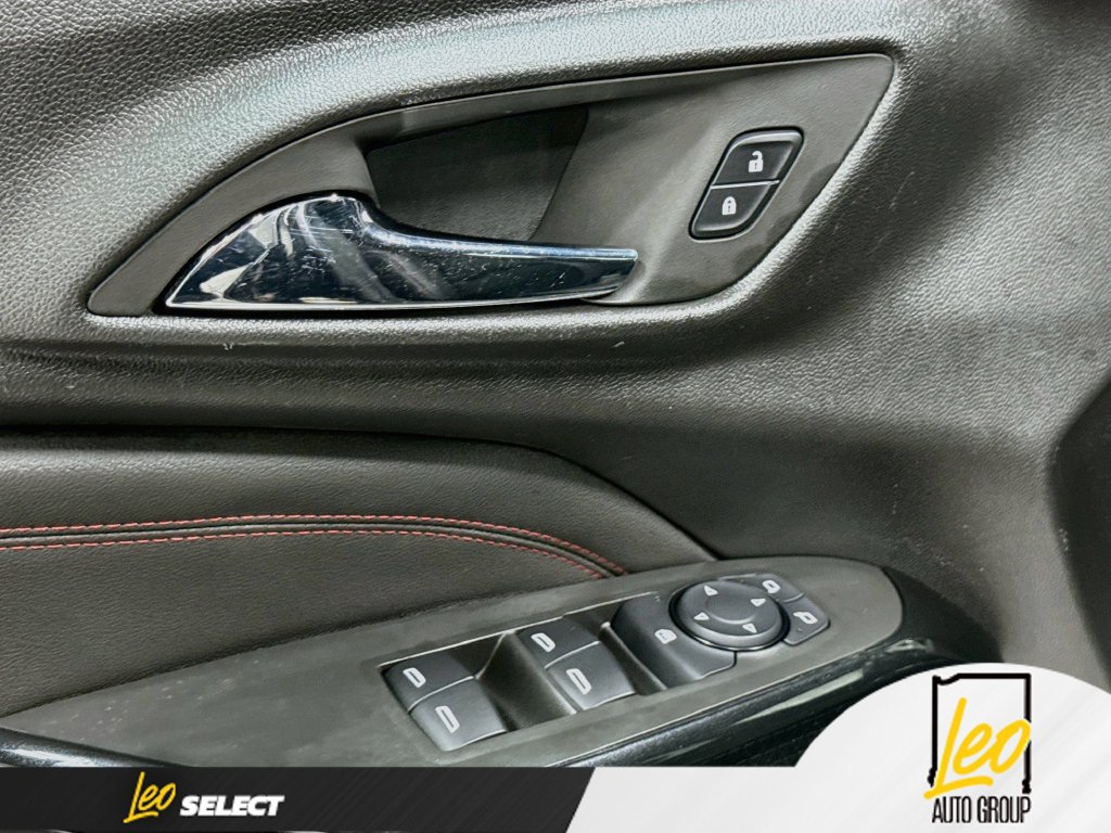Used 2024 Chevrolet Trax RS FWD image 20