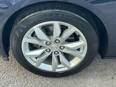 Used 2018 Chevrolet Impala LT w/ Sunroof and Spoiler Package FWD image 19