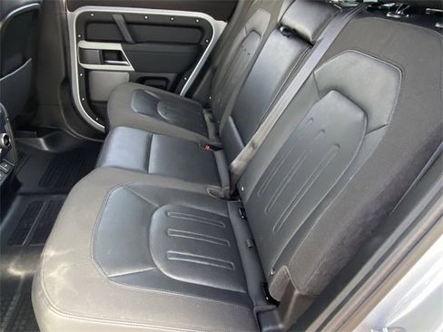 Used 2021 Land Rover Defender 110 SE image 26
