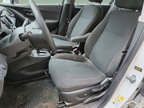 Used 2020 Chevrolet Trax LS image 17