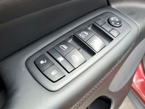 Certified 2021 Jeep Grand Cherokee Laredo image 6