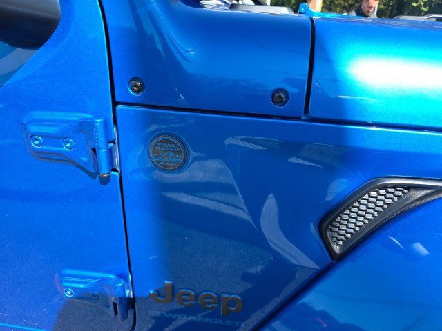 Used 2024 Jeep Wrangler Unlimited w/ Convenience Group AWD/4WD image 5