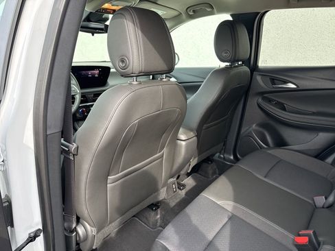 Used 2025 Buick Encore GX Preferred image 24