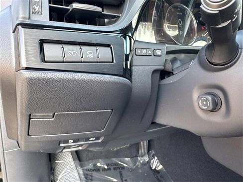 Certified 2025 Lexus ES 350 Luxury image 32