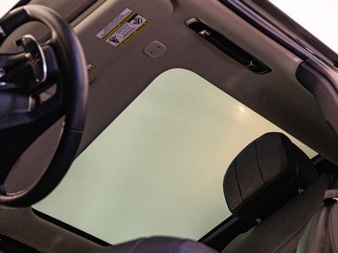 Used 2024 Land Rover Range Rover SE image 17