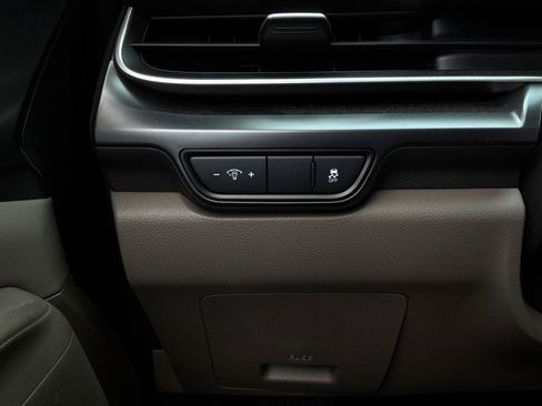 Used 2026 Kia Carnival FWD image 23